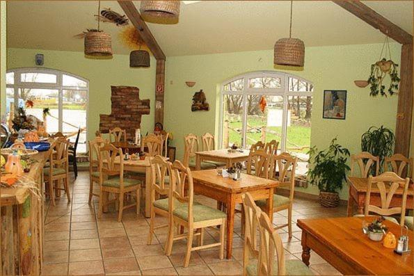 Landhotel zum Honigdieb Ribnitz-Damgarten Exterior foto